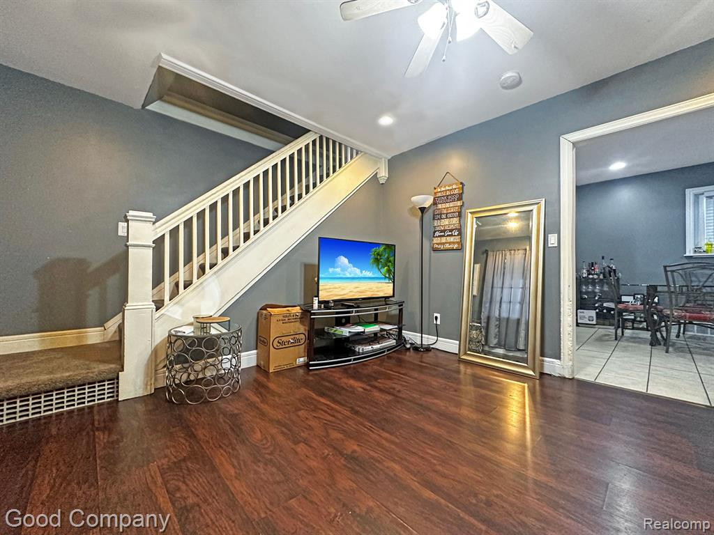 642 N PERRY Street, Pontiac, MI 48342 — Photo 3