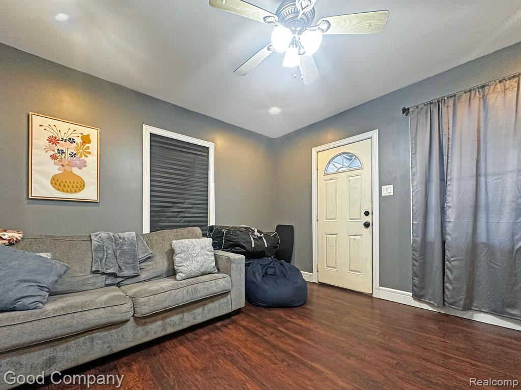 642 N PERRY Street, Pontiac, MI 48342 — Photo 4