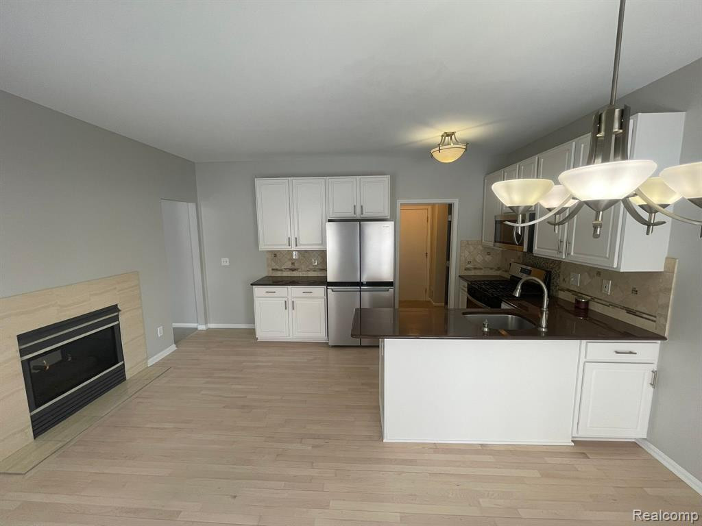 38156 SARATOGA Circle, Farmington Hills, MI 48331 — Photo 7