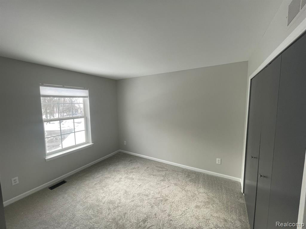 38156 SARATOGA Circle, Farmington Hills, MI 48331 — Photo 12