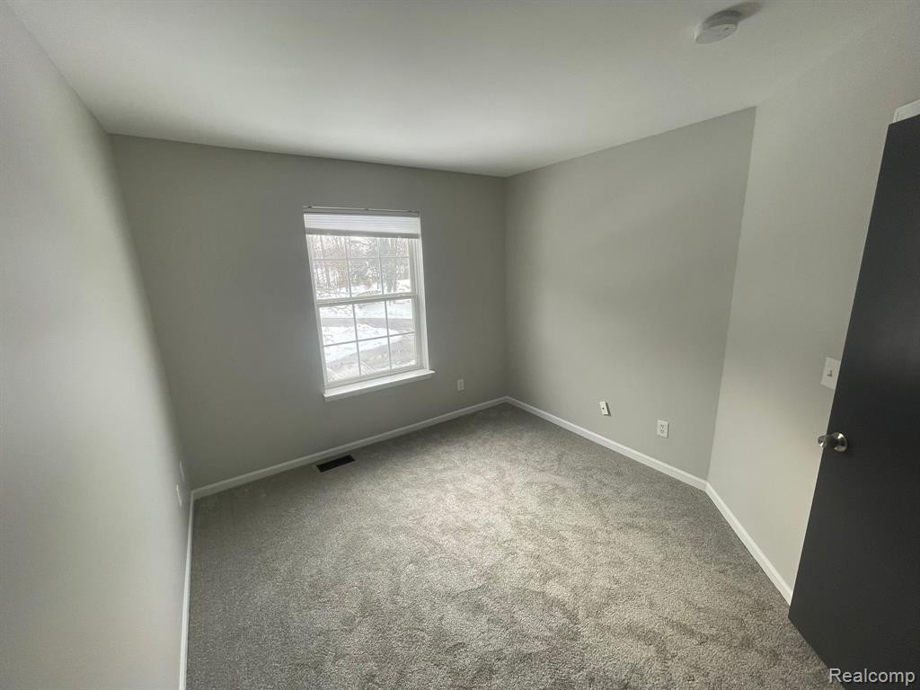 38156 SARATOGA Circle, Farmington Hills, MI 48331 — Photo 16