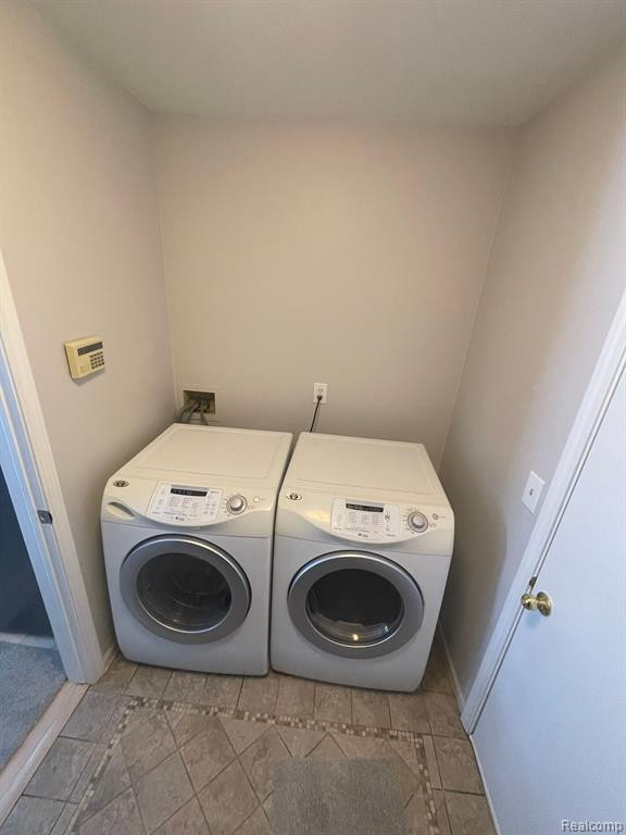 38156 SARATOGA Circle, Farmington Hills, MI 48331 — Photo 18