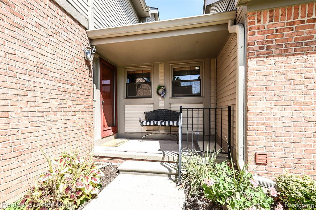 972 ROSEWOOD Court, 72, Brighton, MI 48116 — Photo 3