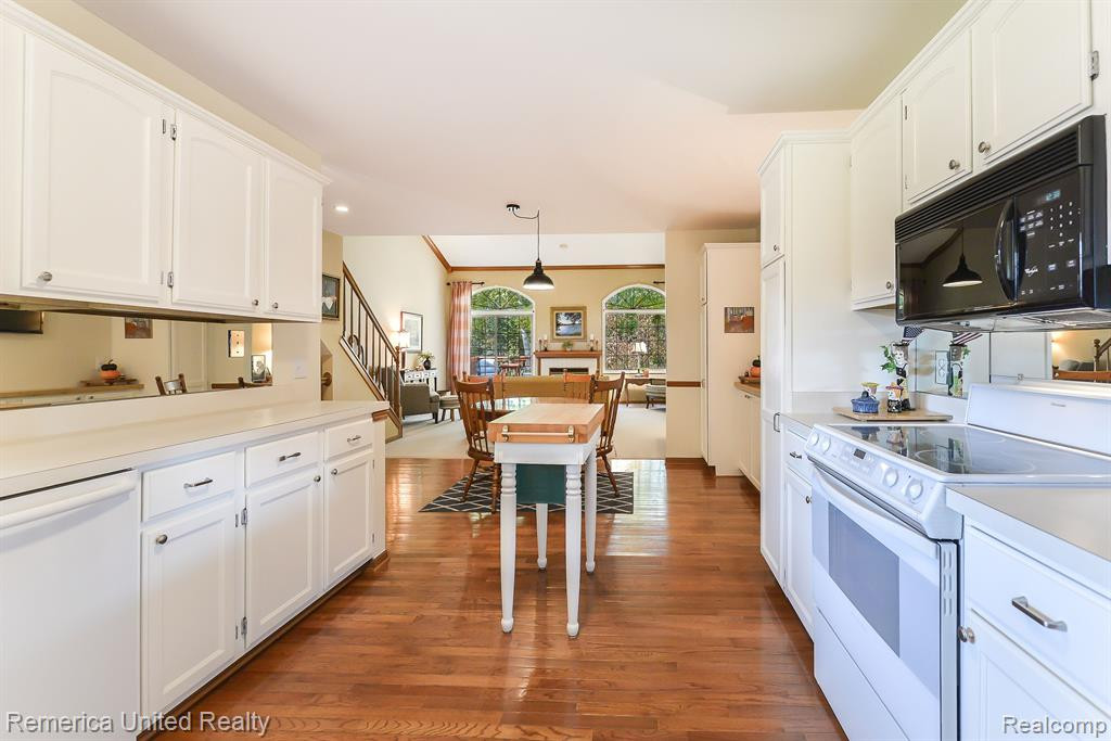 972 ROSEWOOD Court, 72, Brighton, MI 48116 — Photo 28