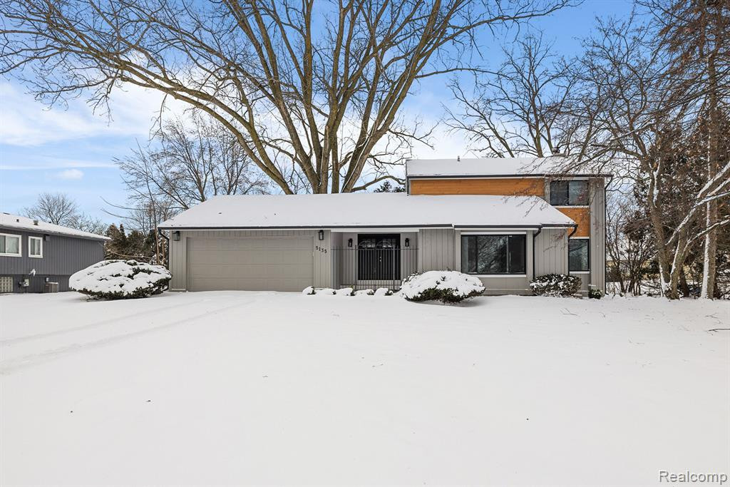 5135 BANTRY Drive, West Bloomfield, MI — front exterior