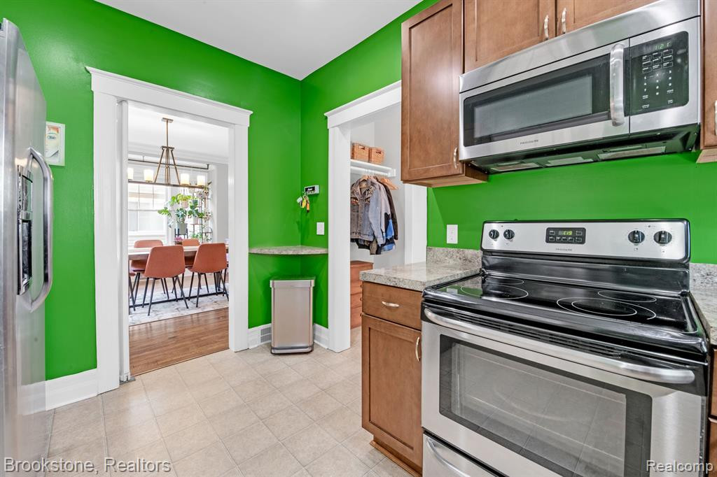 622 BALDWIN Avenue, Royal Oak, MI 48067 — Photo 13