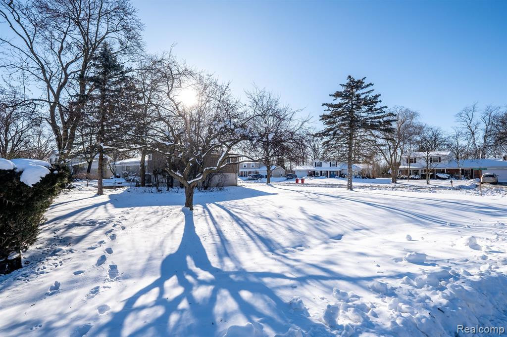 7355 HEATHER HEATH, West Bloomfield, MI — Photo 48