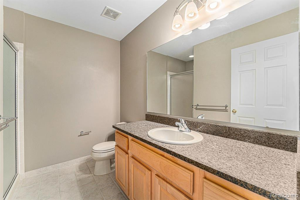2132 RED MAPLE Lane, Commerce Twp, MI 48390 — Photo 14