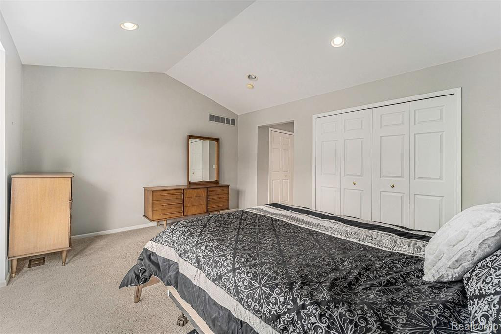 2132 RED MAPLE Lane, Commerce Twp, MI 48390 — Photo 16