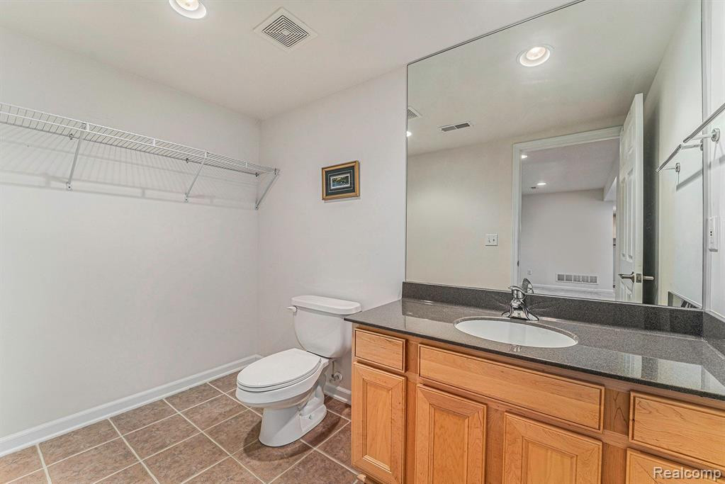 2132 RED MAPLE Lane, Commerce Twp, MI 48390 — Photo 21