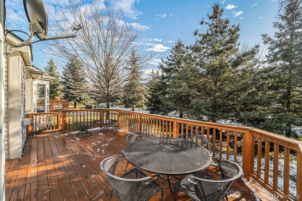 2132 RED MAPLE Lane, Commerce Twp, MI 48390 — Photo 23