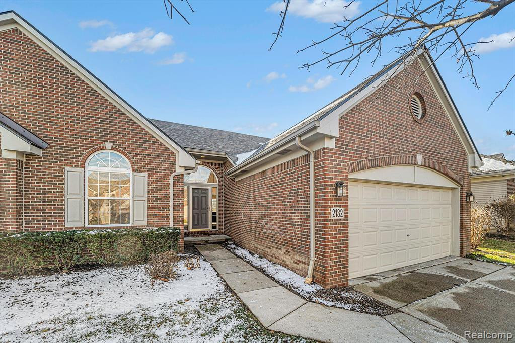 2132 RED MAPLE Lane, Commerce Twp, MI 48390 — Photo 25