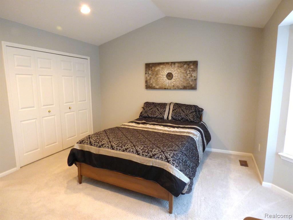 2132 RED MAPLE Lane, Commerce Twp, MI 48390 — Photo 29