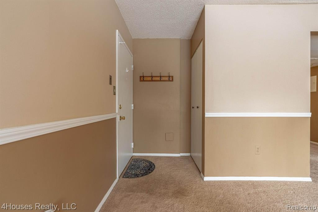 5251 HIGHLAND Road, 114, Waterford, MI 48327 — Photo 9