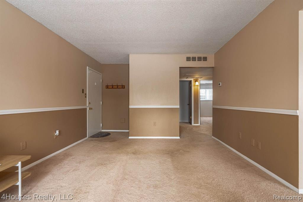5251 HIGHLAND Road, 114, Waterford, MI 48327 — Photo 13