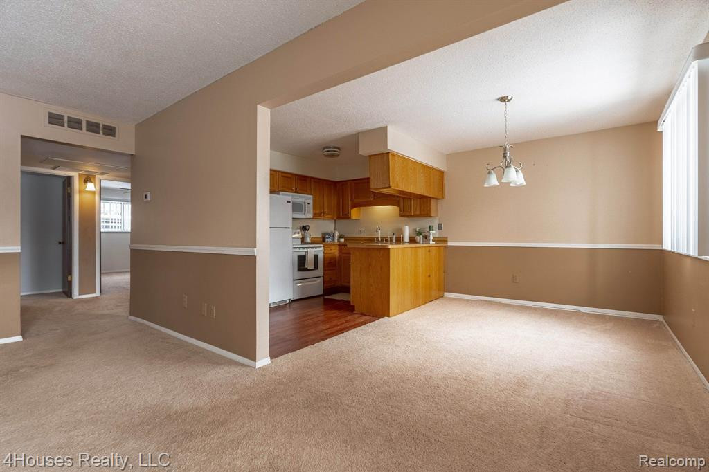 5251 HIGHLAND Road, 114, Waterford, MI 48327 — Photo 15