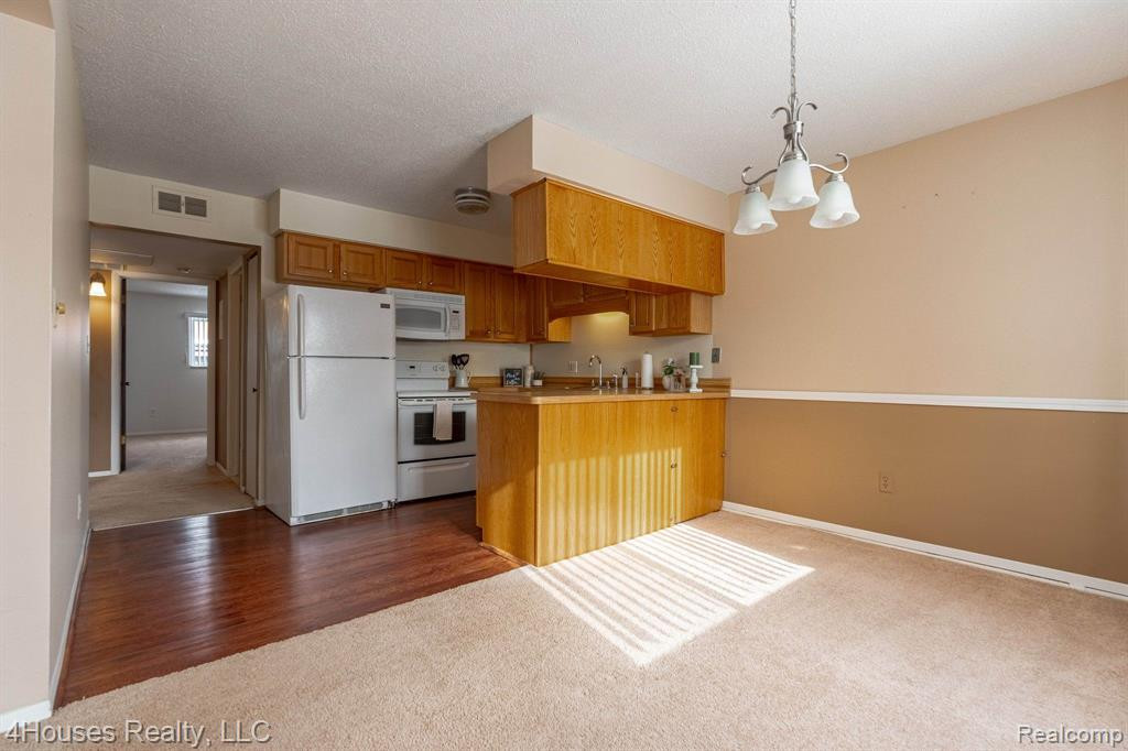 5251 HIGHLAND Road, 114, Waterford, MI 48327 — Photo 17