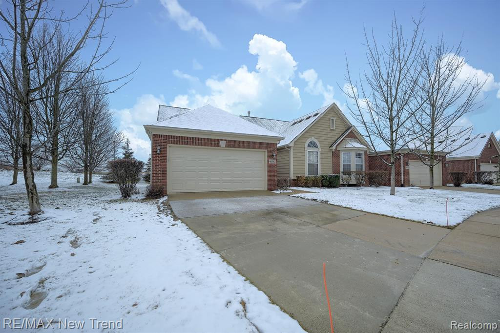 40747 LENOX PARK Drive, Novi, MI 48377 — Photo 2