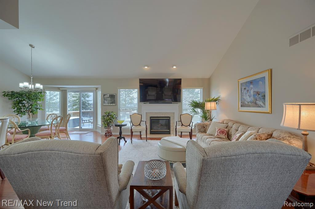 40747 LENOX PARK Drive, Novi, MI 48377 — Photo 6