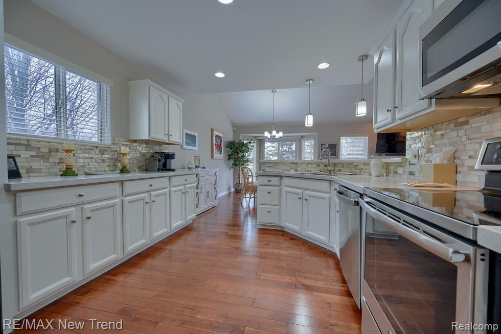 40747 LENOX PARK Drive, Novi, MI 48377 — Photo 11