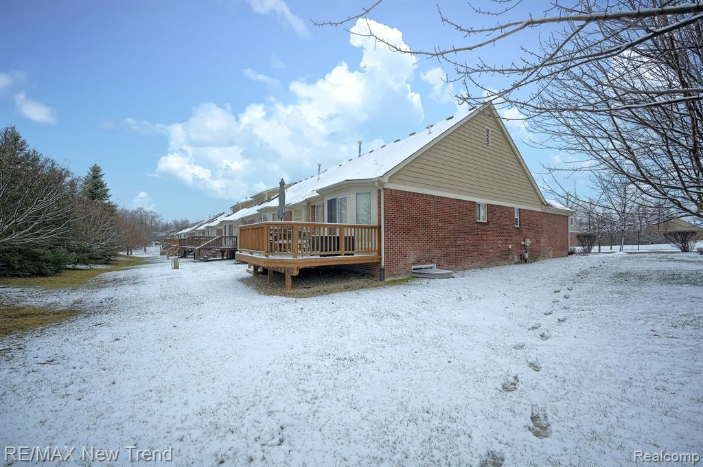 40747 LENOX PARK Drive, Novi, MI 48377 — Photo 32