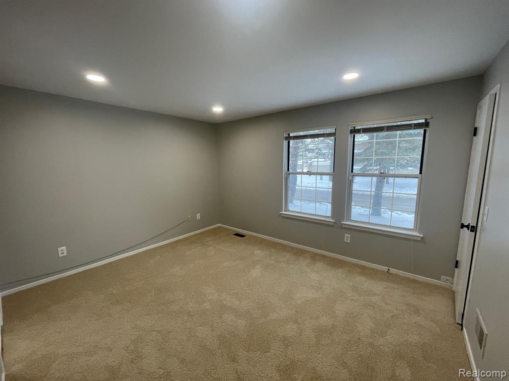 6600 BELLOWS, West Bloomfield, MI — Photo 13