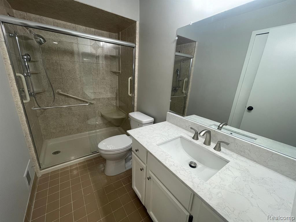 6600 BELLOWS, West Bloomfield, MI — Photo 16