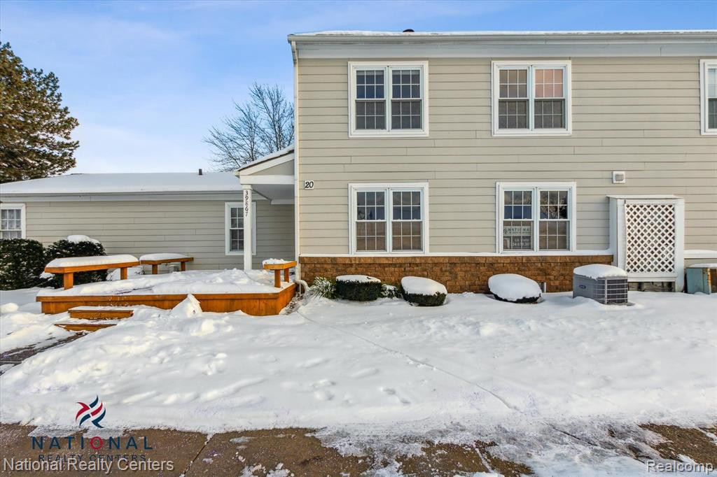 39867 Village Wood Lane, Novi, MI — Photo 2