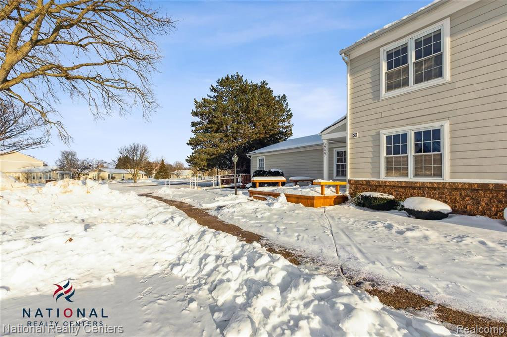 39867 Village Wood Lane, Novi, MI — Photo 3