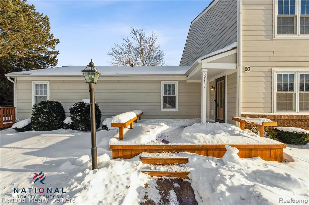 39867 Village Wood Lane, Novi, MI — Photo 4
