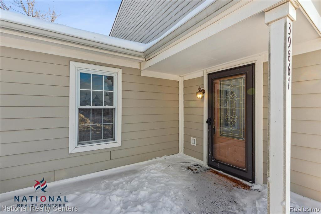 39867 Village Wood Lane, Novi, MI — Photo 6