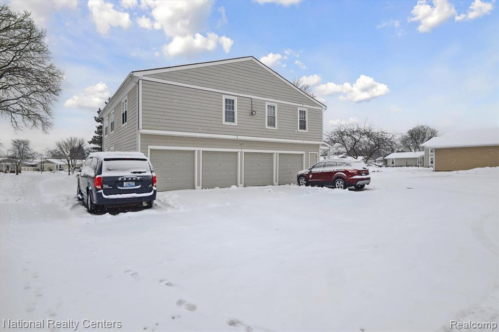 39867 Village Wood Lane, Novi, MI — Photo 9