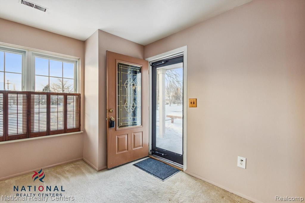 39867 Village Wood Lane, Novi, MI — Photo 10