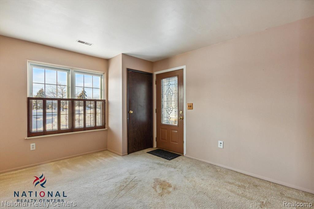 39867 Village Wood Lane, Novi, MI — Photo 11