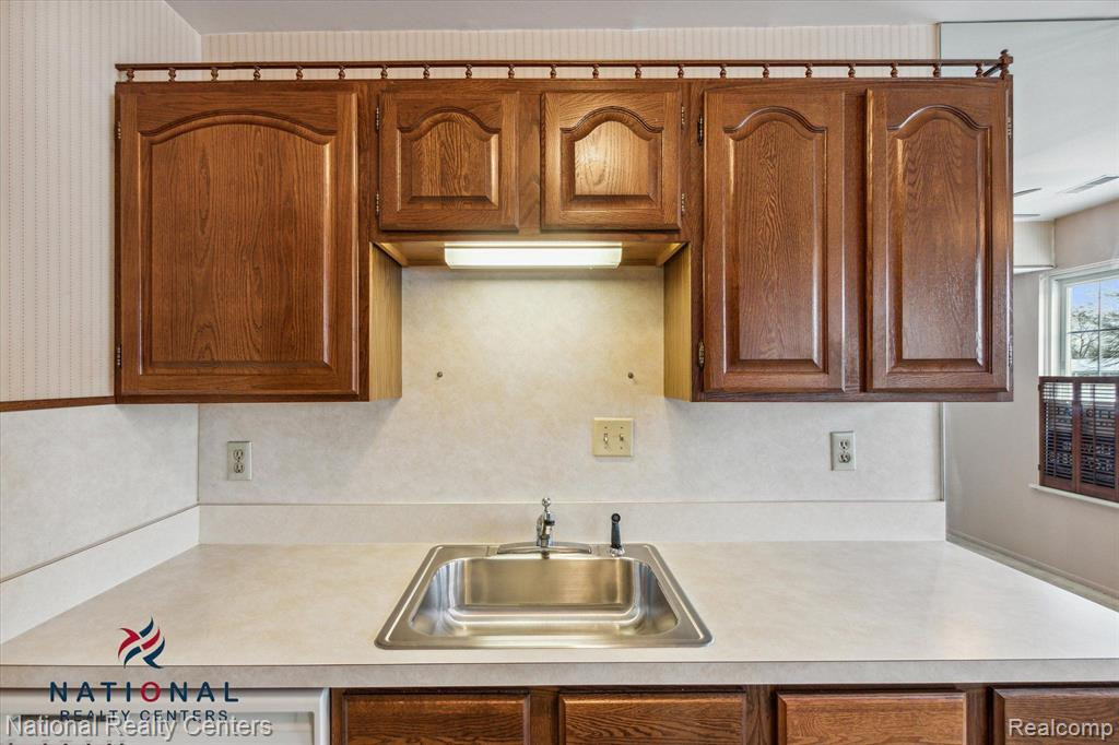 39867 Village Wood Lane, Novi, MI — Photo 19