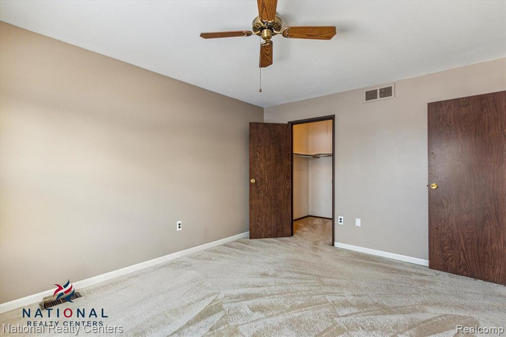 39867 Village Wood Lane, Novi, MI — Photo 28
