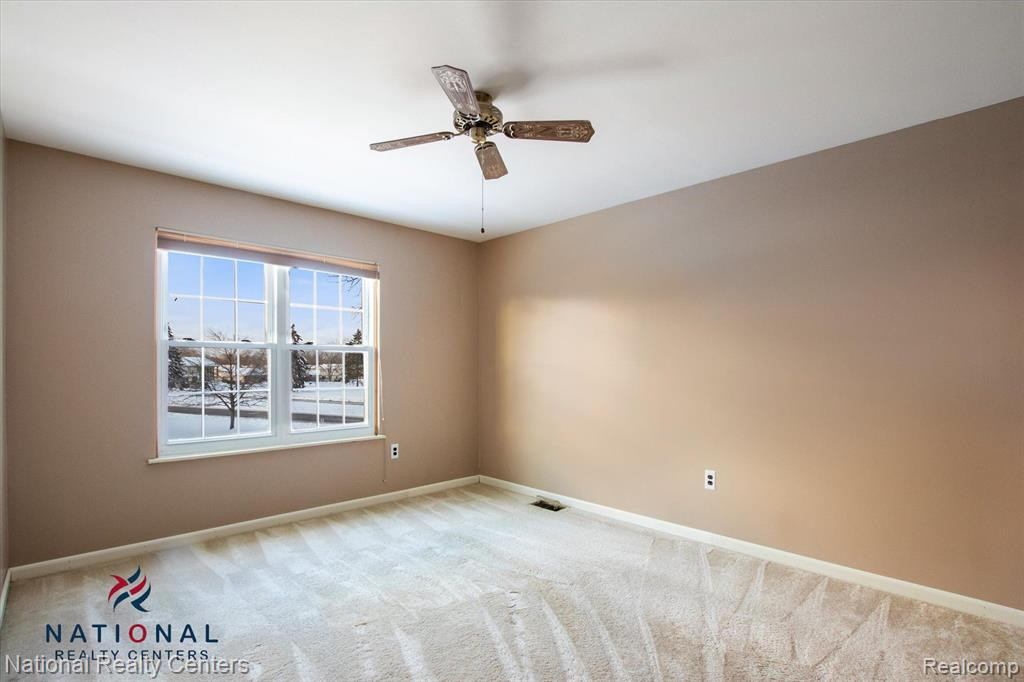 39867 Village Wood Lane, Novi, MI — Photo 32