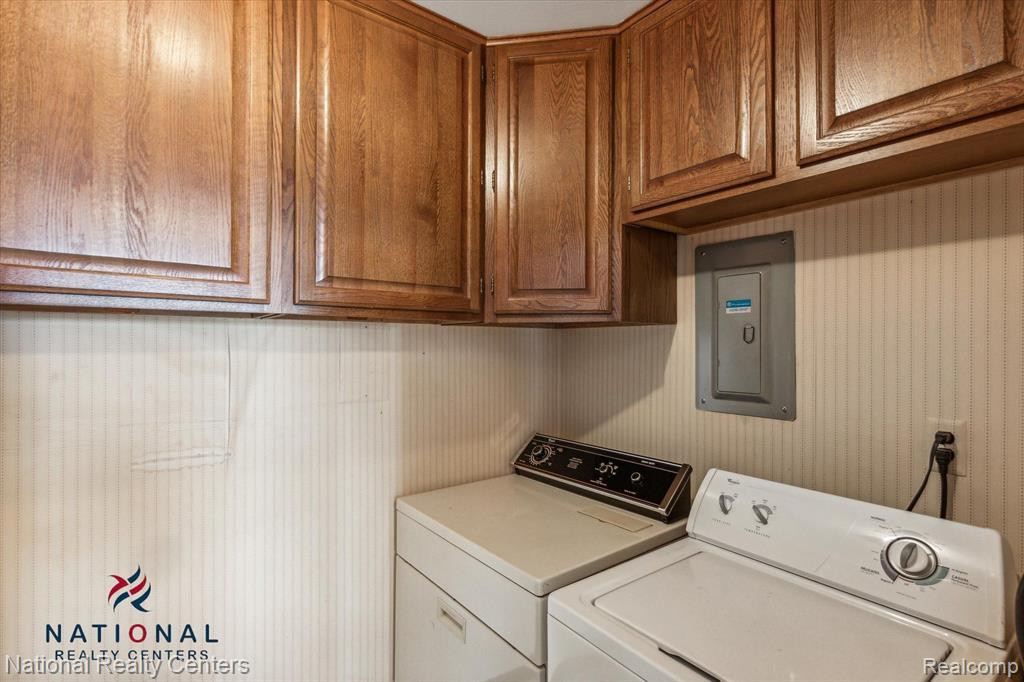 39867 Village Wood Lane, Novi, MI — Photo 36