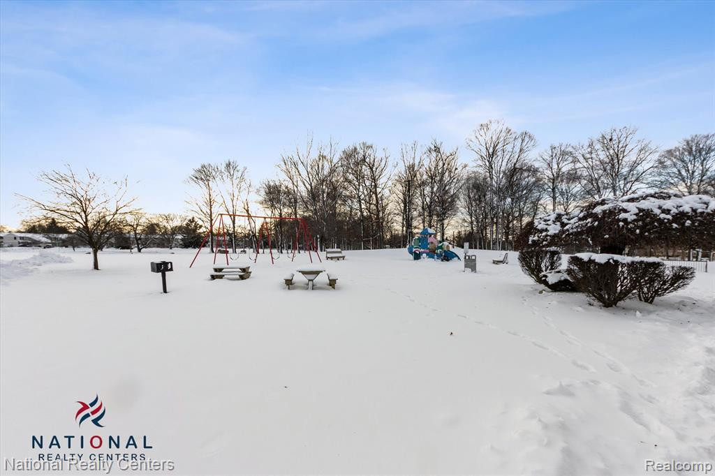 39867 Village Wood Lane, Novi, MI — Photo 41