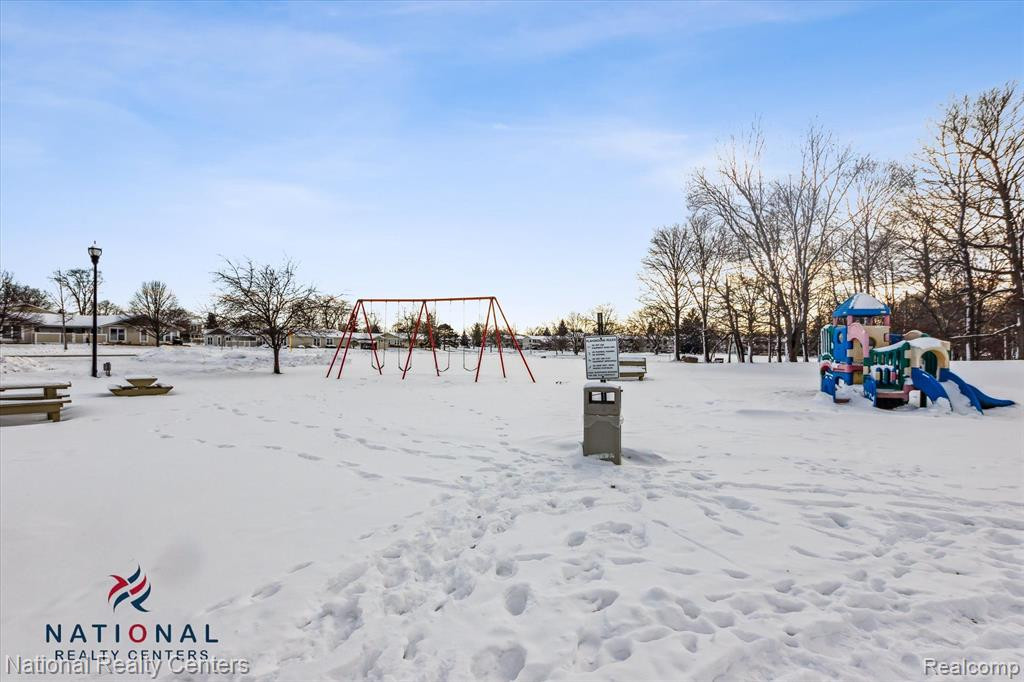 39867 Village Wood Lane, Novi, MI — Photo 43