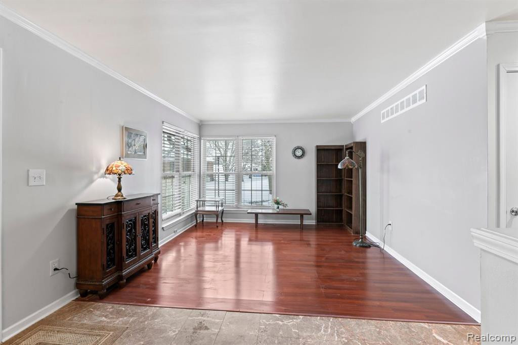 2746 ROUNDTREE Drive, Troy, MI 48083 — Photo 9