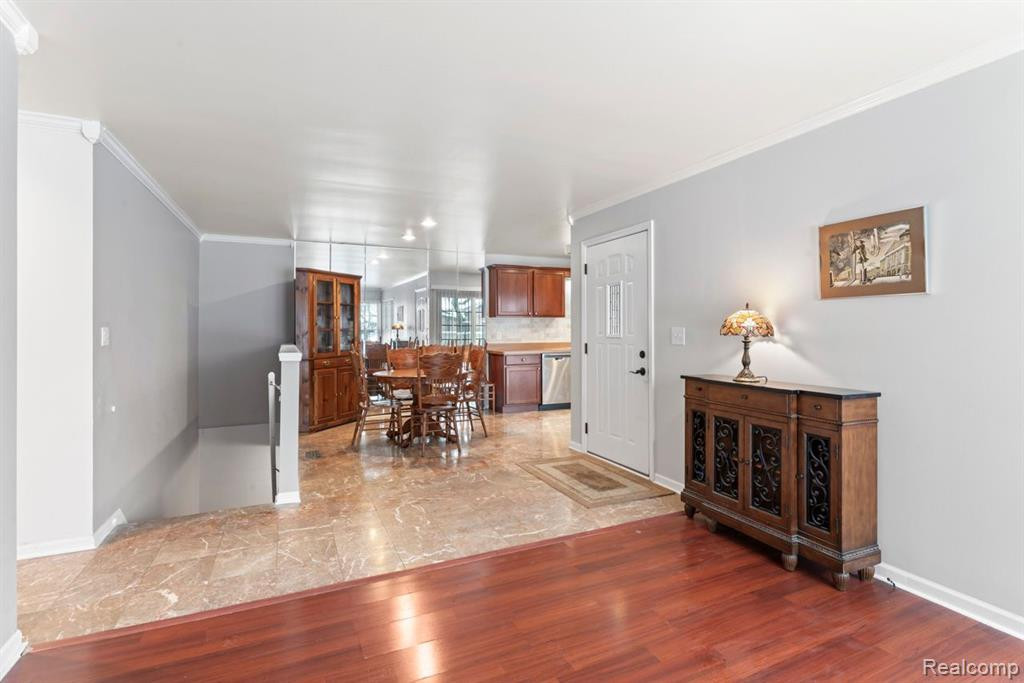 2746 ROUNDTREE Drive, Troy, MI 48083 — Photo 11