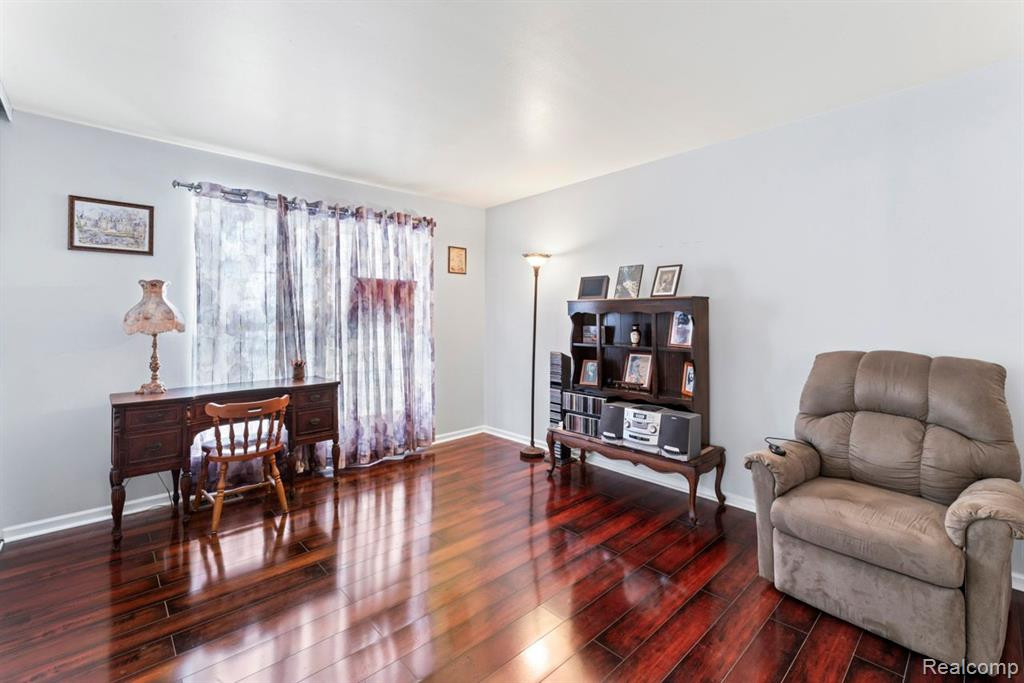 2746 ROUNDTREE Drive, Troy, MI 48083 — Photo 17
