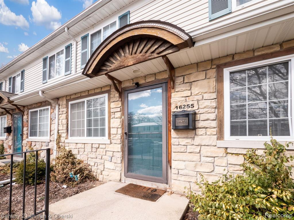 16255 TERRACE VILLAGE Drive, Taylor, MI 48180 — Photo 2
