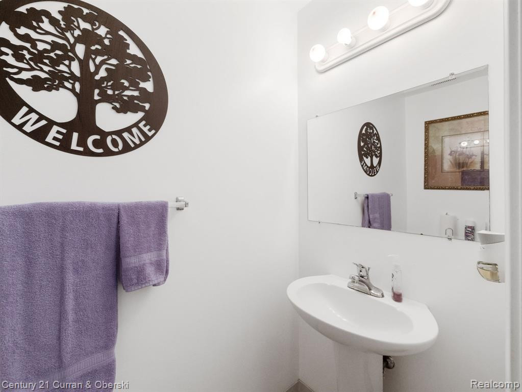 16255 TERRACE VILLAGE Drive, Taylor, MI 48180 — Photo 10