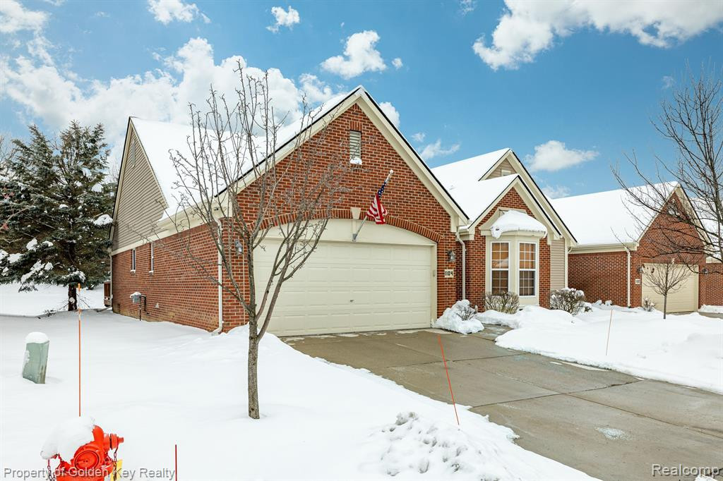 1104 ANDOVER Circle, Walled Lake, MI 48390 — Photo 2