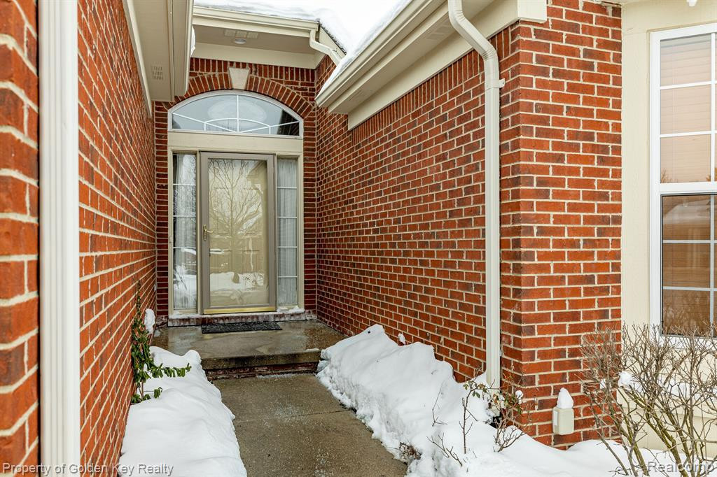 1104 ANDOVER Circle, Walled Lake, MI 48390 — Photo 4