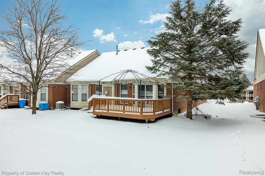 1104 ANDOVER Circle, Walled Lake, MI 48390 — Photo 5