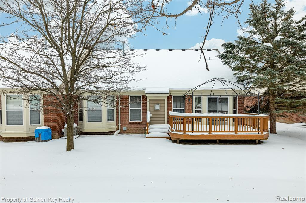 1104 ANDOVER Circle, Walled Lake, MI 48390 — Photo 6