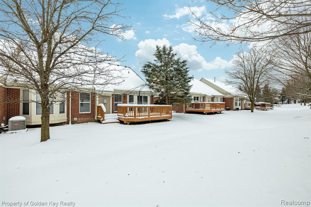 1104 ANDOVER Circle, Walled Lake, MI 48390 — Photo 7